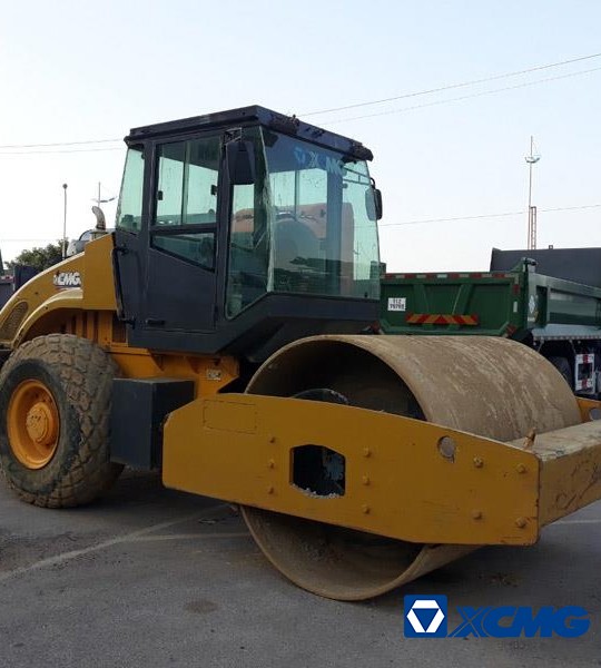 Xe lu rung XCMG XS142J, rung 28 tấn